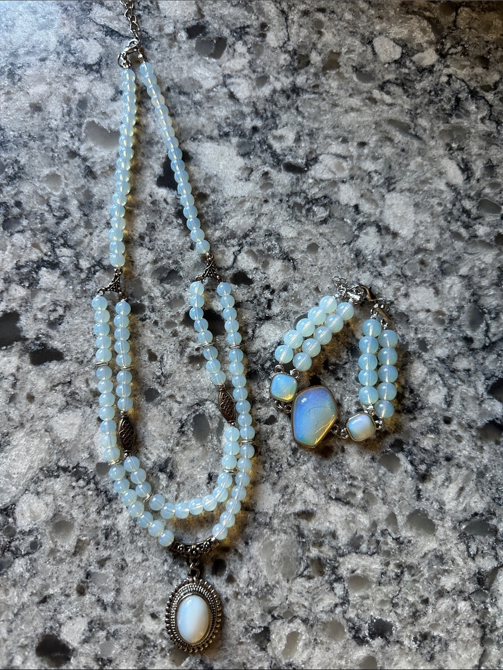 Source Unknown Opalescent White Bead Necklace and Bracelet Set